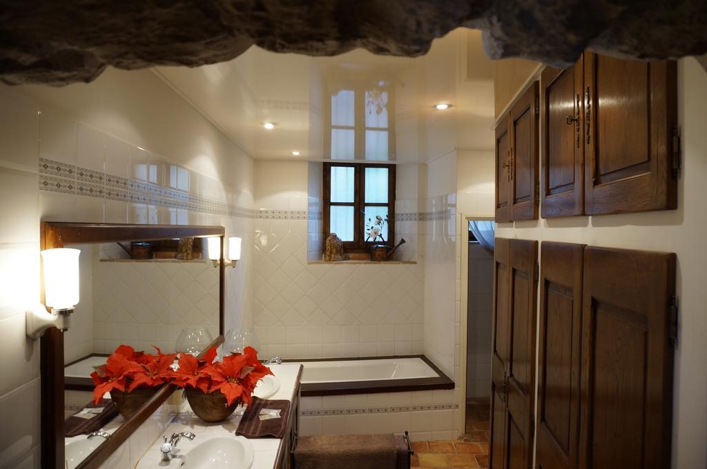 La Maison Disabelle Bed and Breakfast Teyran Rum bild